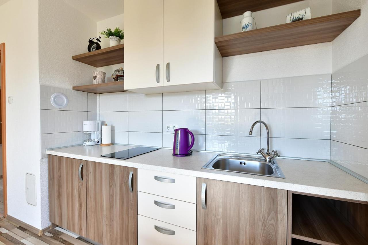 Holiday Home Ostrun Раковица Экстерьер фото