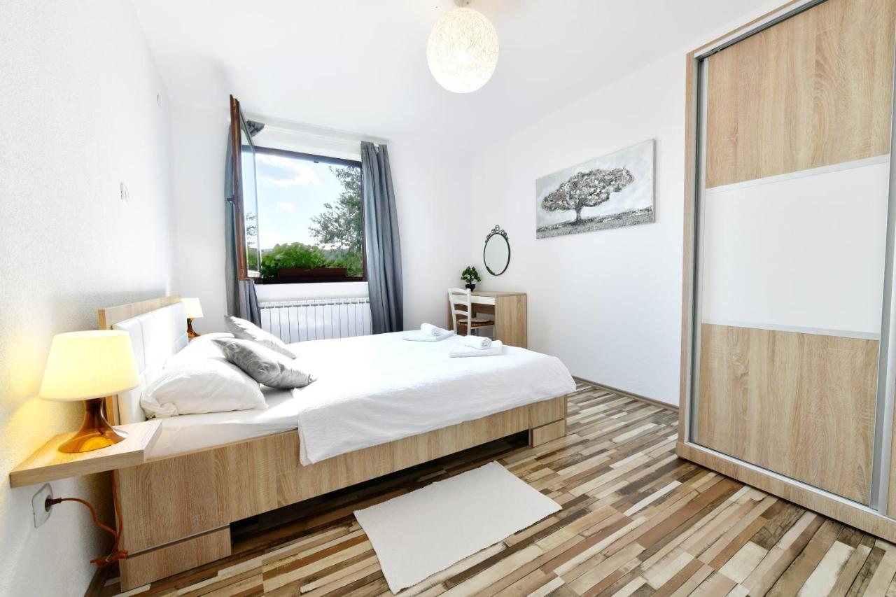 Holiday Home Ostrun Раковица Экстерьер фото